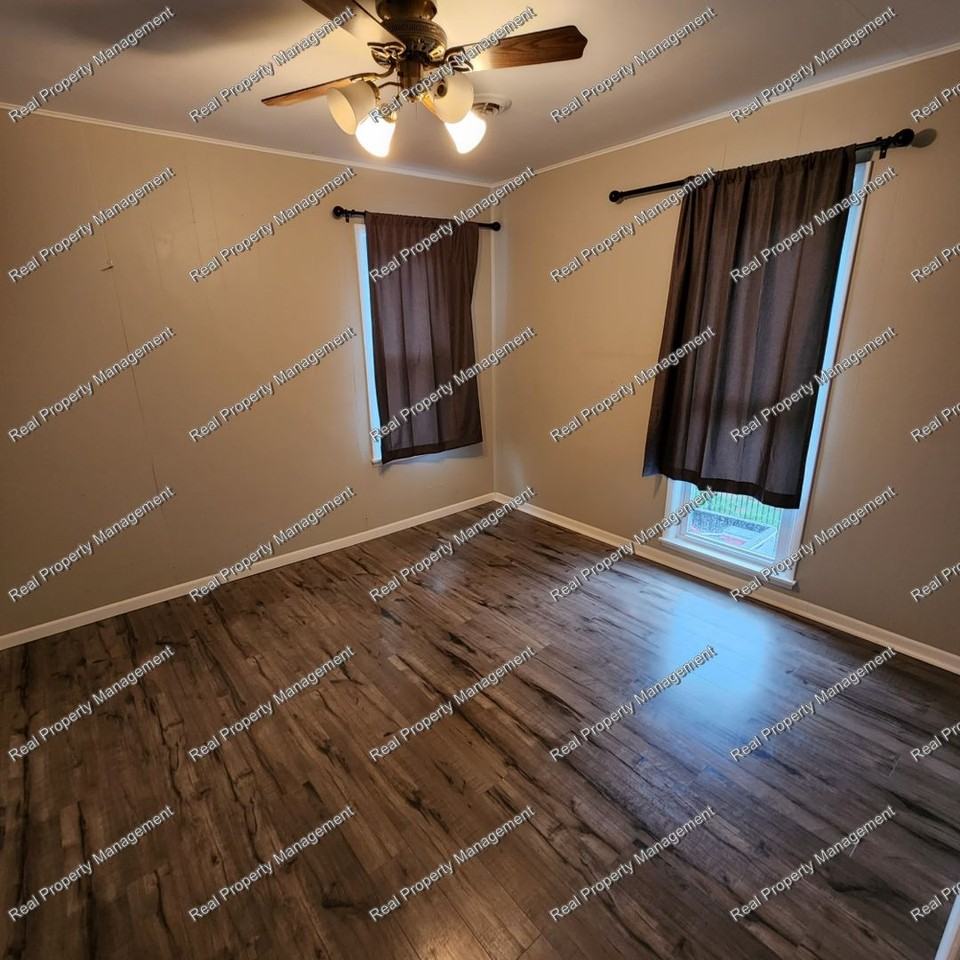 405 Roosevelt Rd - Photo 5 of 7