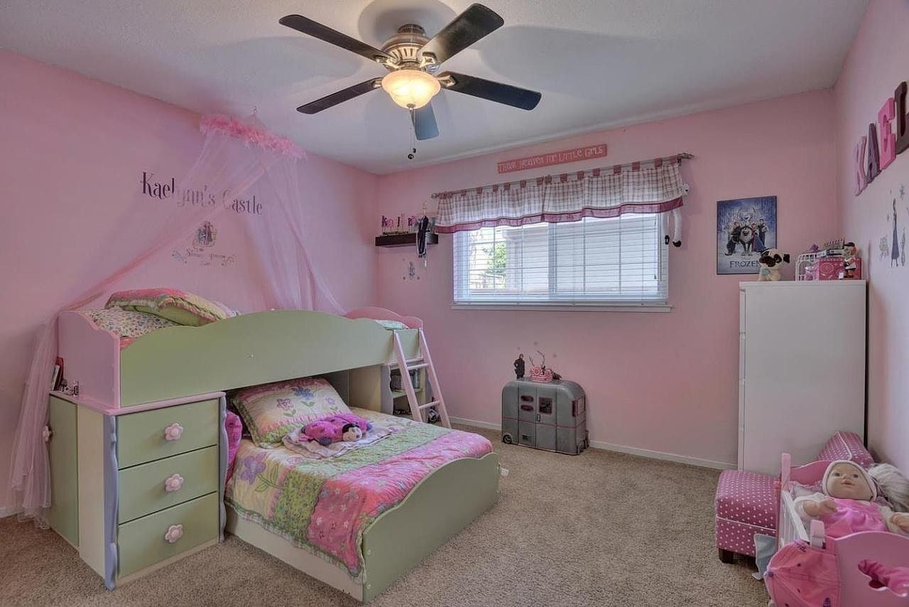 561 Hyde Park Dr #NA - Photo 2 of 16