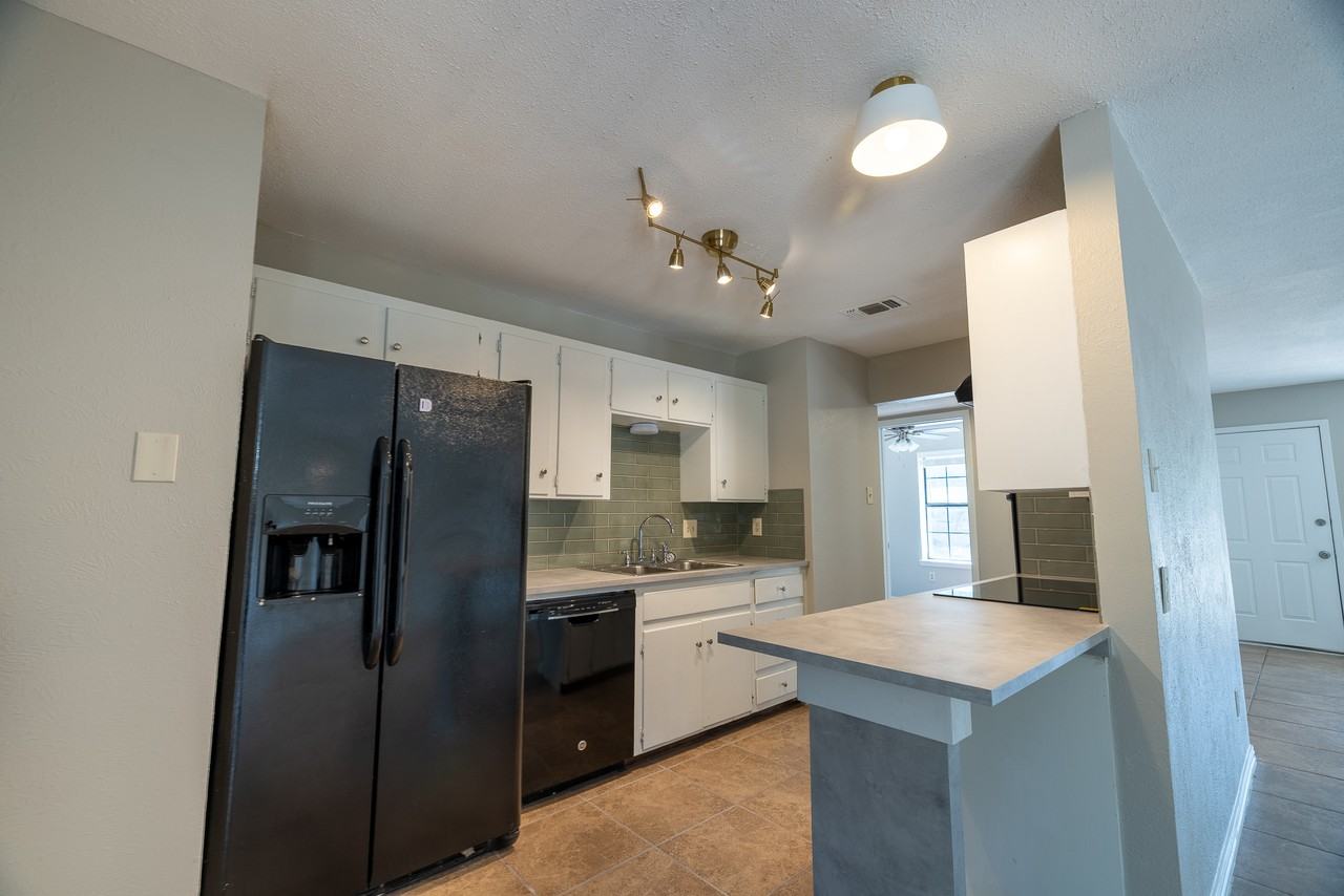 1424 W Torrey St #NA - Photo 2 of 23