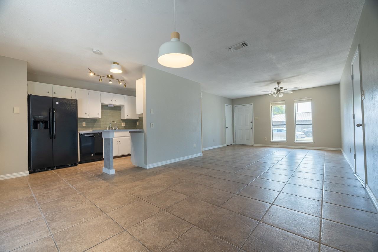 1424 W Torrey St #NA - Photo 5 of 23