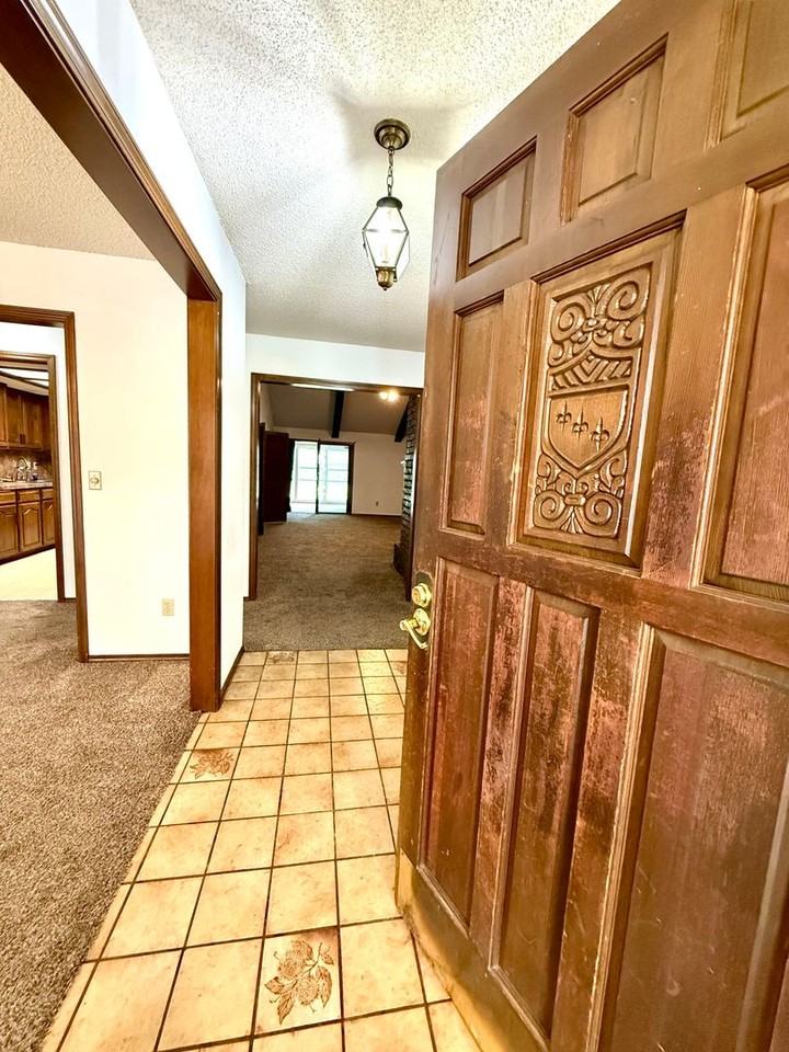 7320 East 62nd Street - Photo 2 of 26