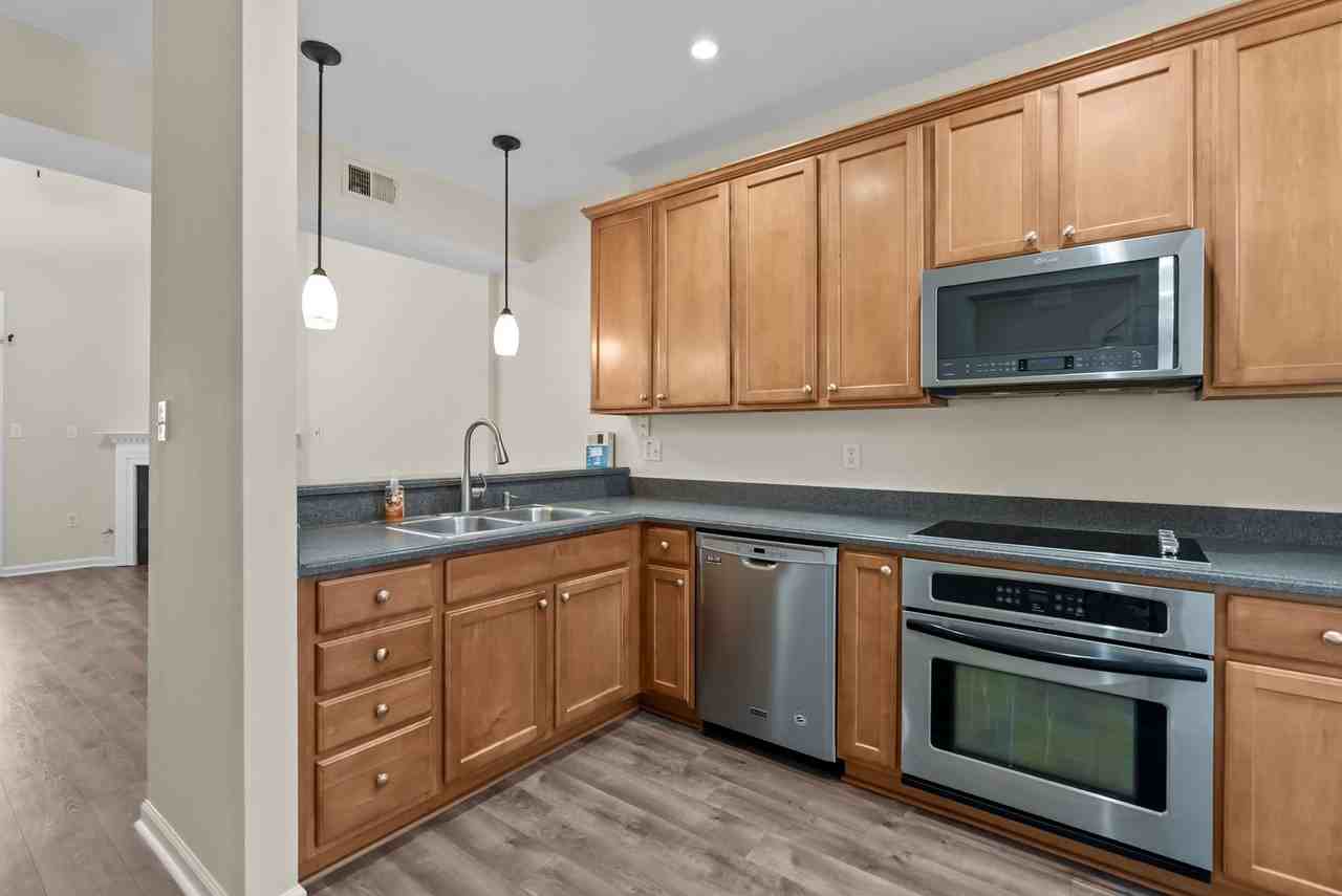 1405 Dure Rd - Photo 3 of 33