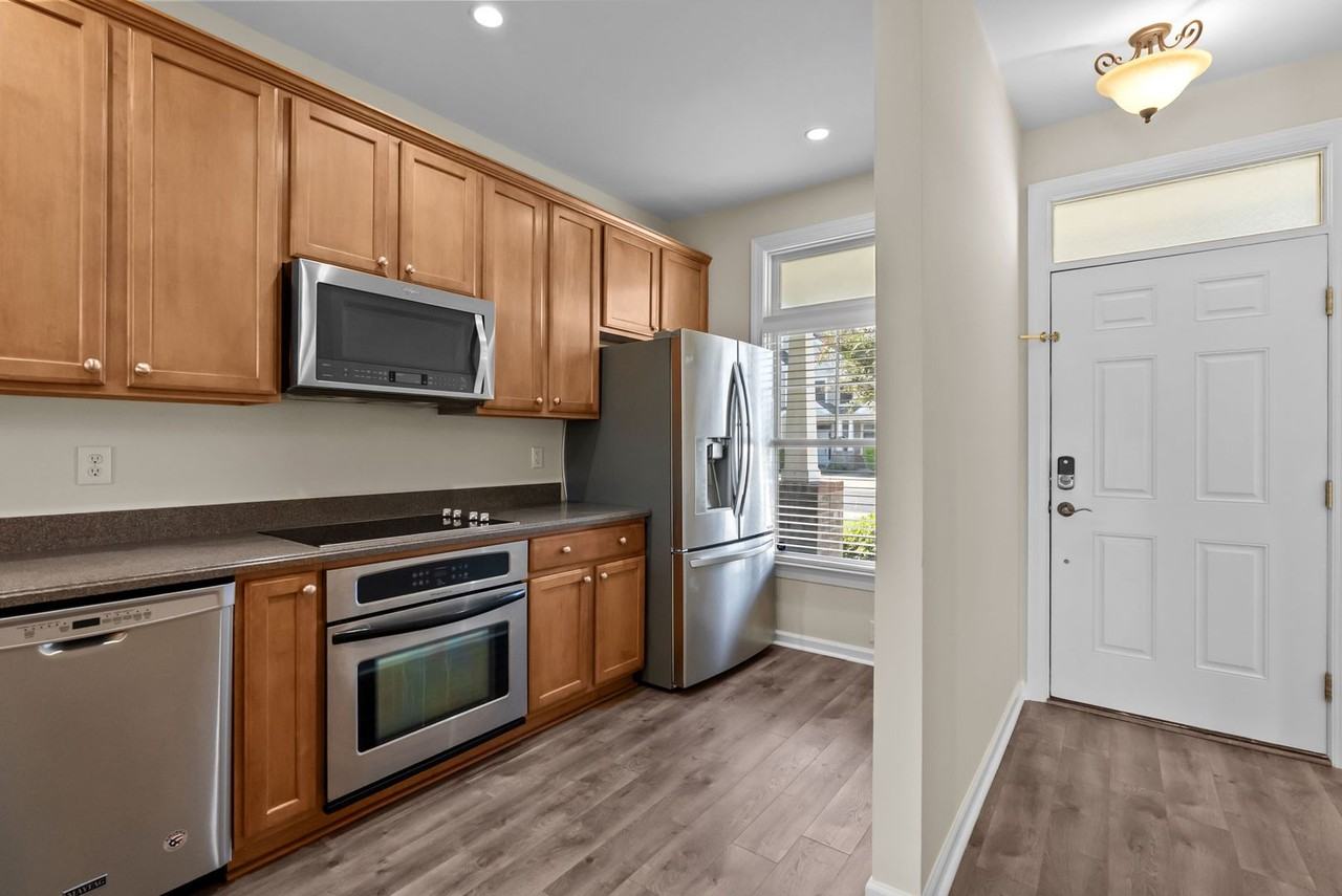 1405 Dure Rd - Photo 4 of 33