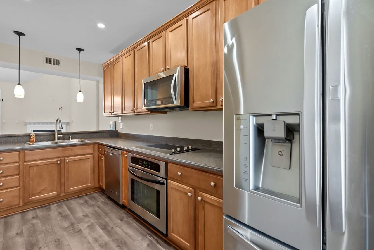 1405 Dure Rd - Photo 5 of 33