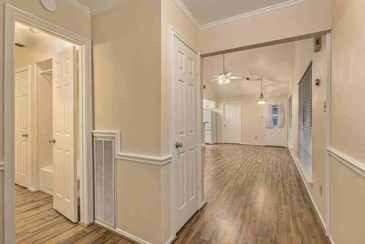 508 Clarence St #NA - Photo 3 of 21