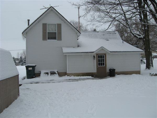 303 Water St - Photo 3 of 4