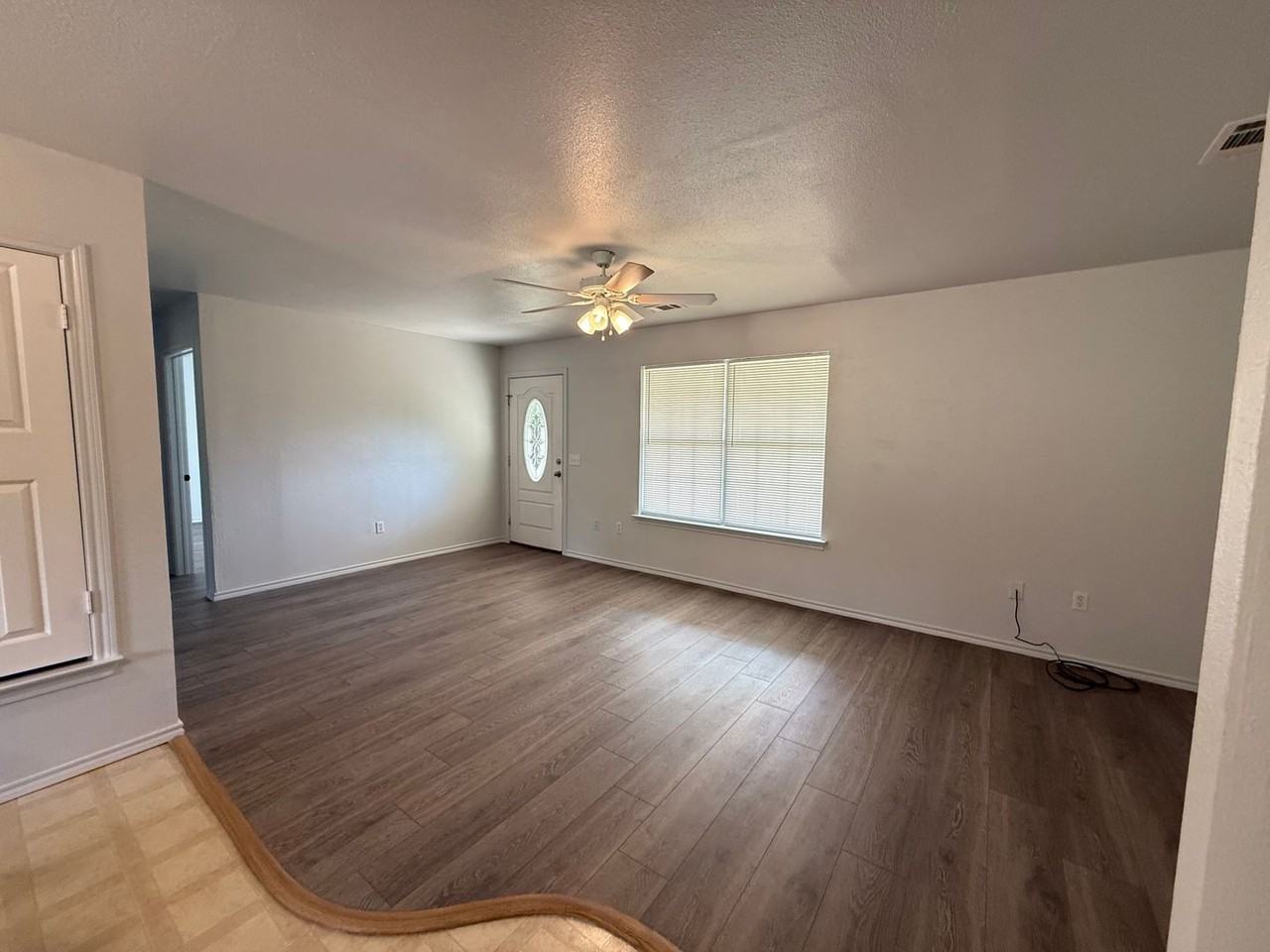 1010 Vance - Photo 5 of 11