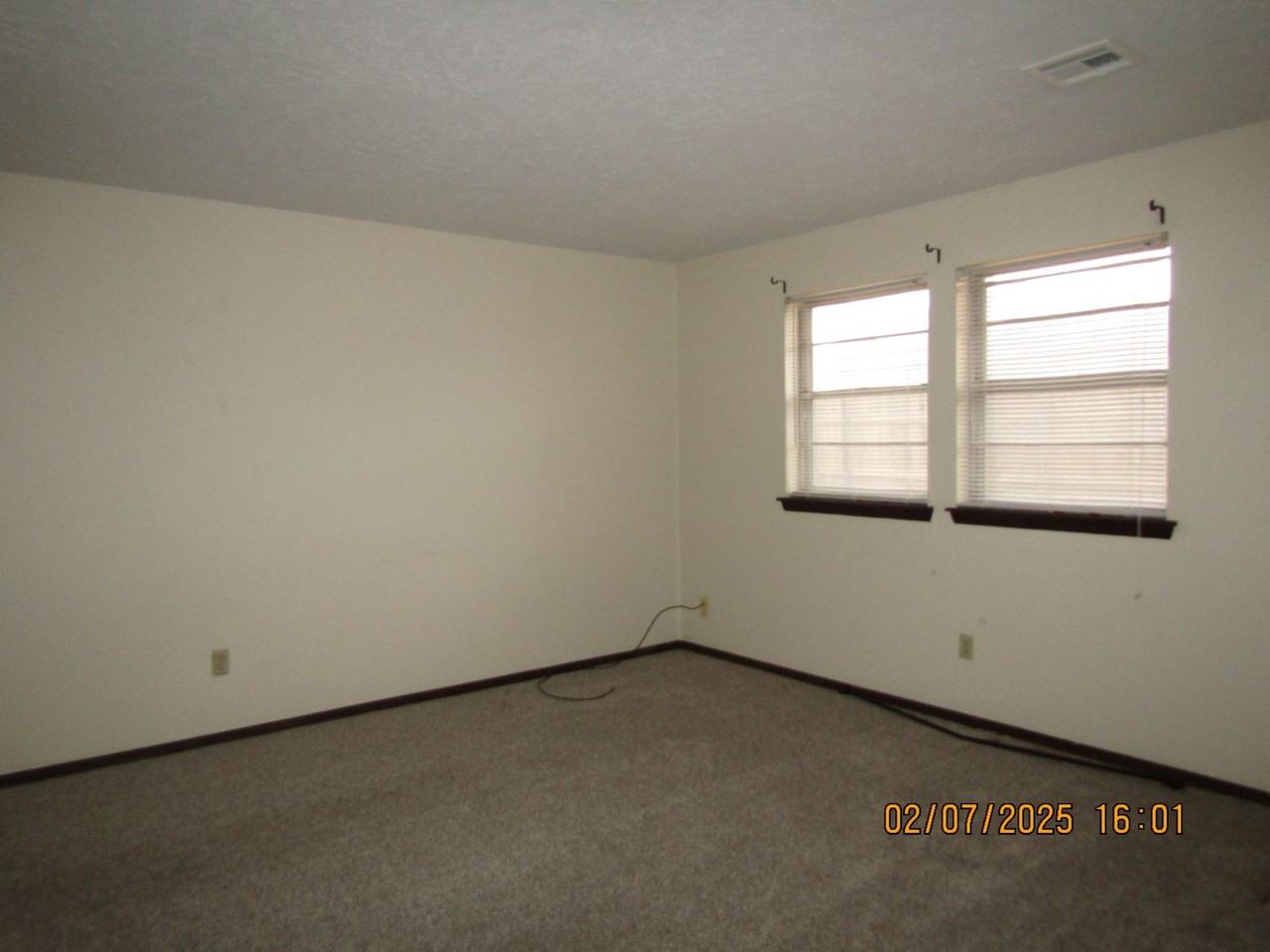 7914 Nw Crossland Cir - Photo 5 of 17