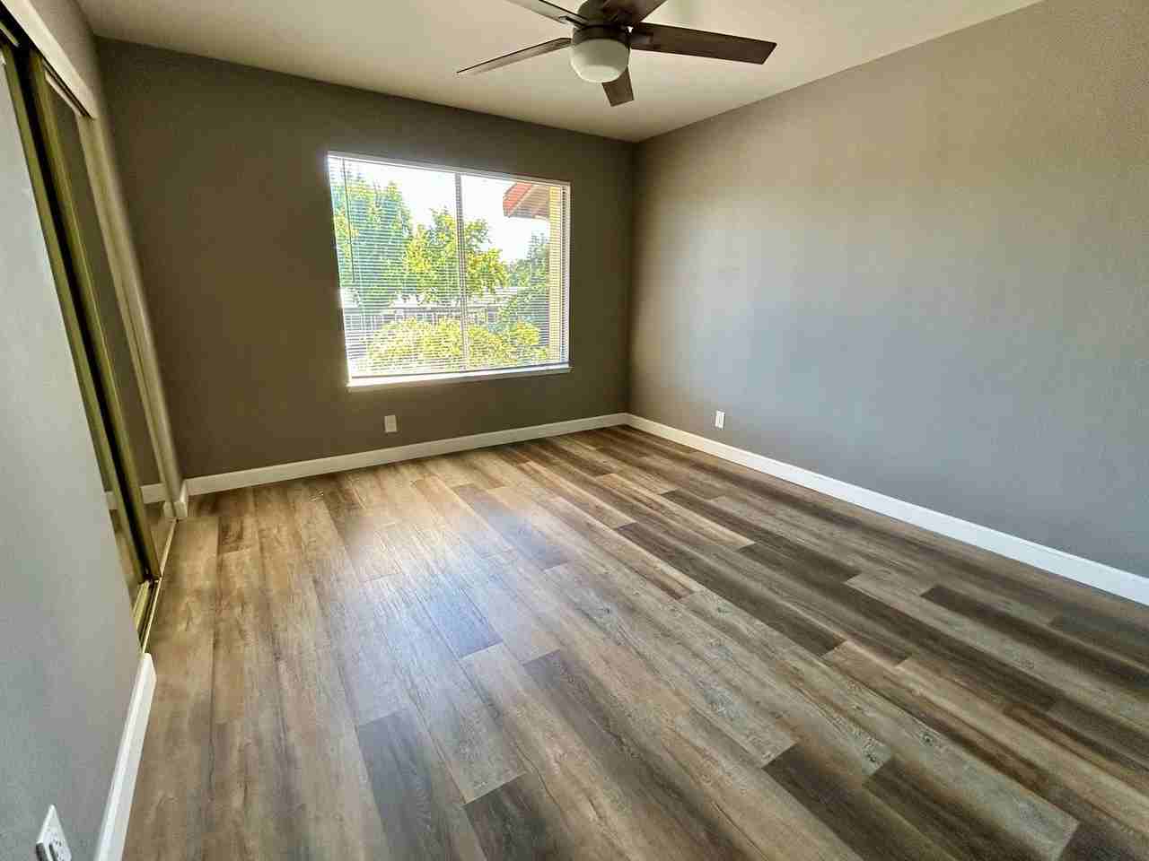 3410 Manchester Cmn - Photo 4 of 18