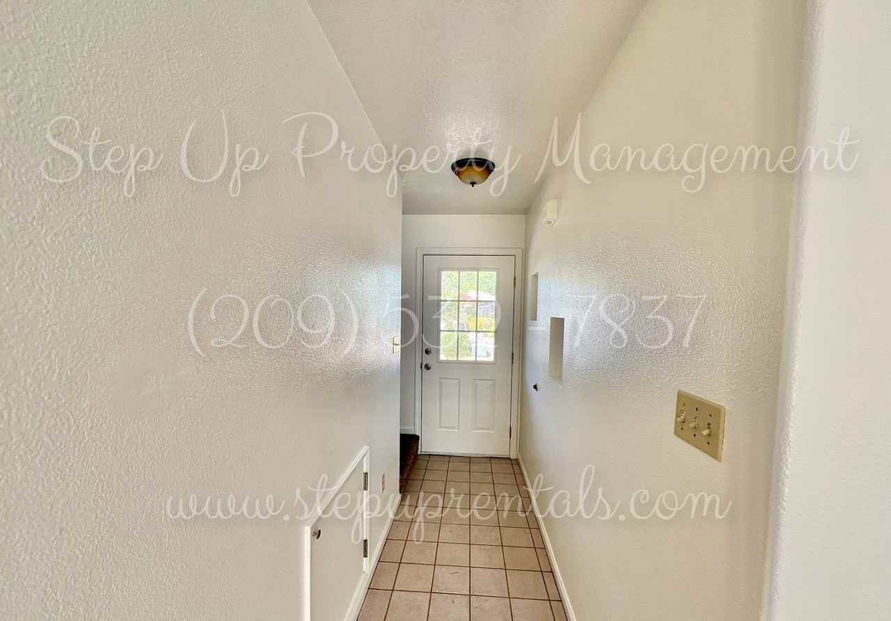 10771 Buena Oaks Ct #A - Photo 3 of 11
