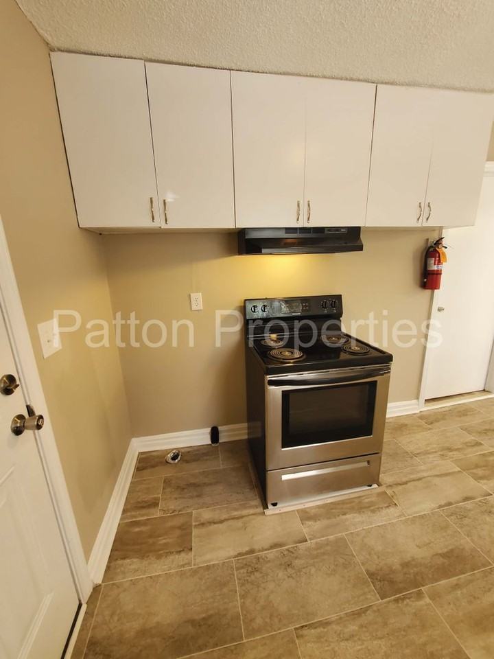 161 Stanford St - Photo 7 of 17