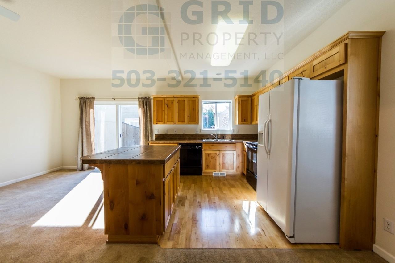 17934 Southwest Niks Drive - Photo 5 of 24