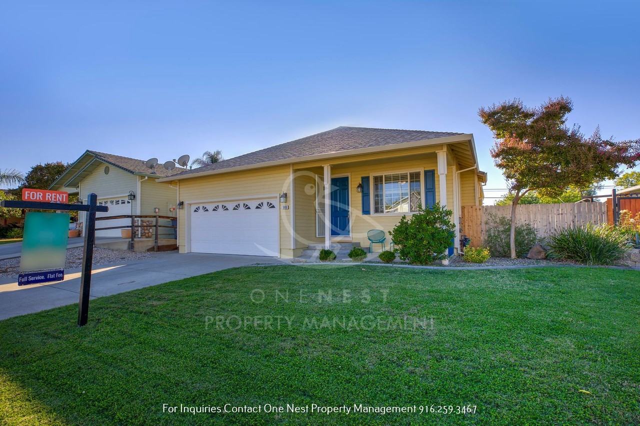 1048 Wilson Ave - Photo 2 of 22