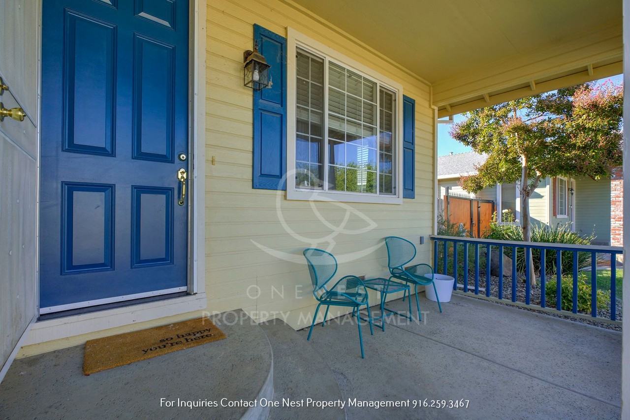 1048 Wilson Ave - Photo 3 of 22