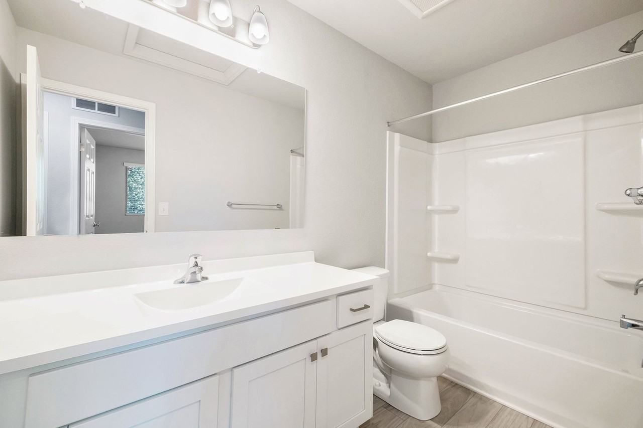 1725 Wood St - Photo 2 of 18