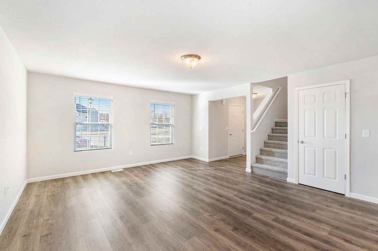 11224 Foxway Dr - Photo 2 of 21