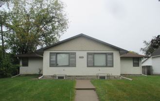 709 S 7th St - Photo 1 of 1