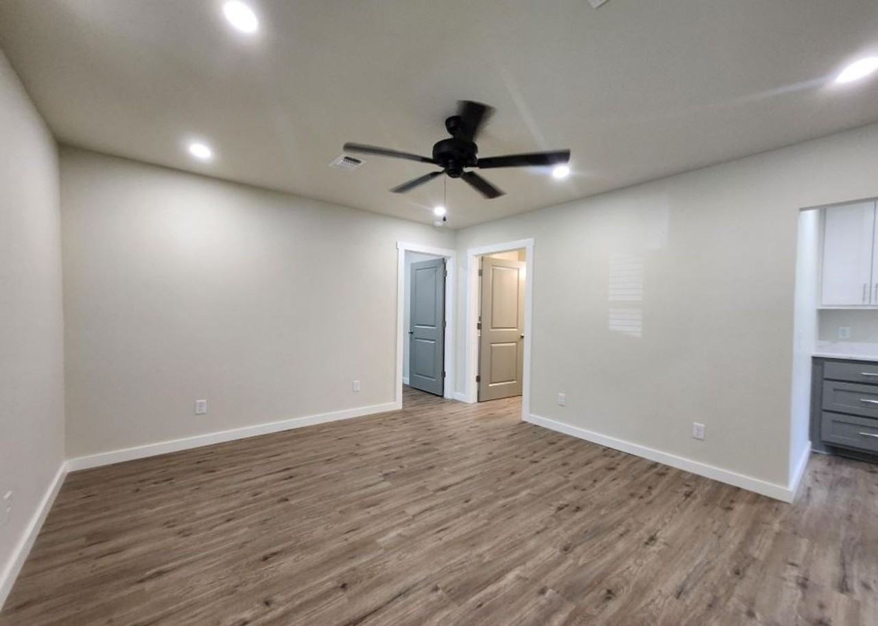 804 N Orange St - Photo 4 of 14