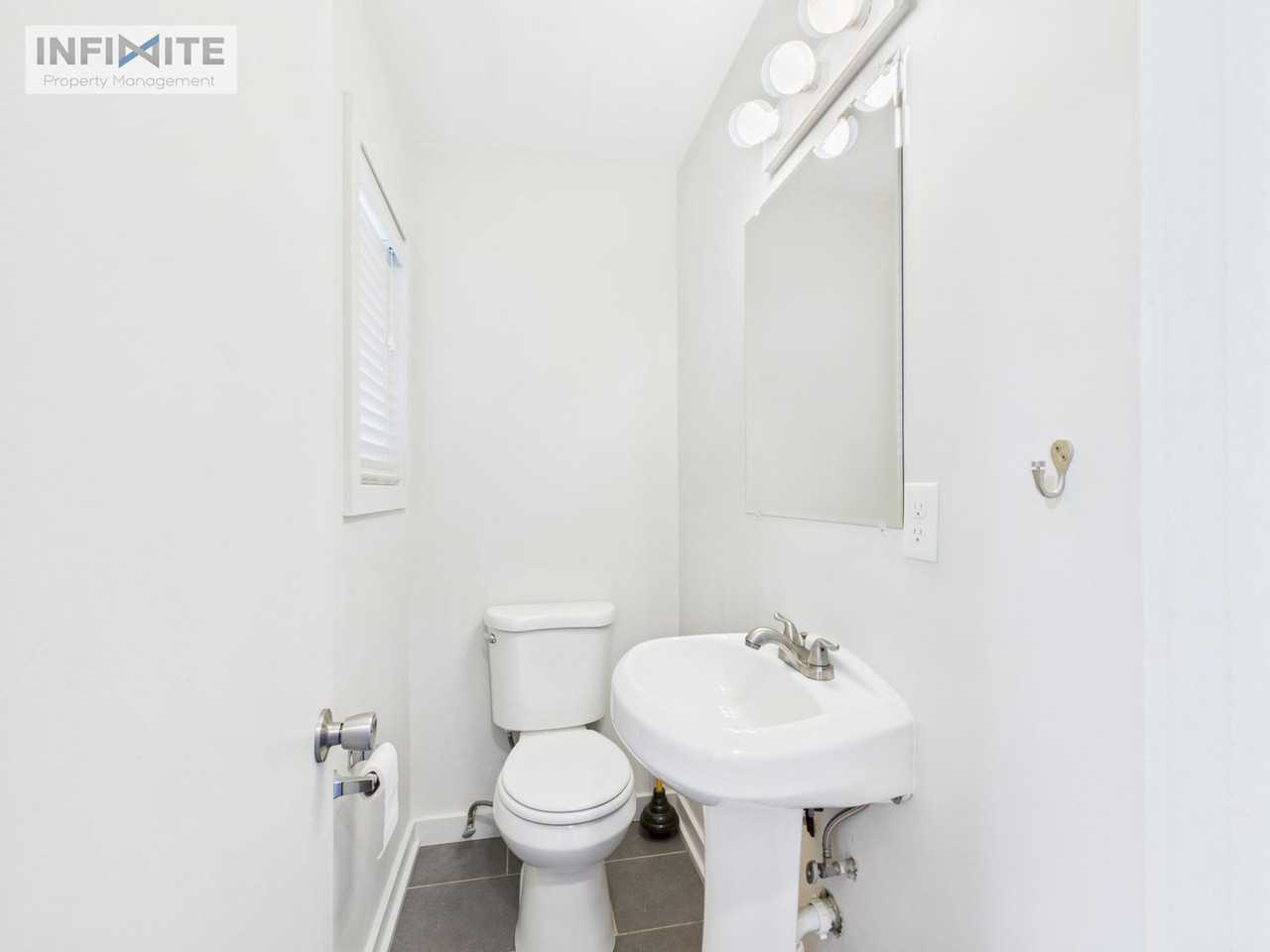 1411 S Grand Ave #B - Photo 6 of 19