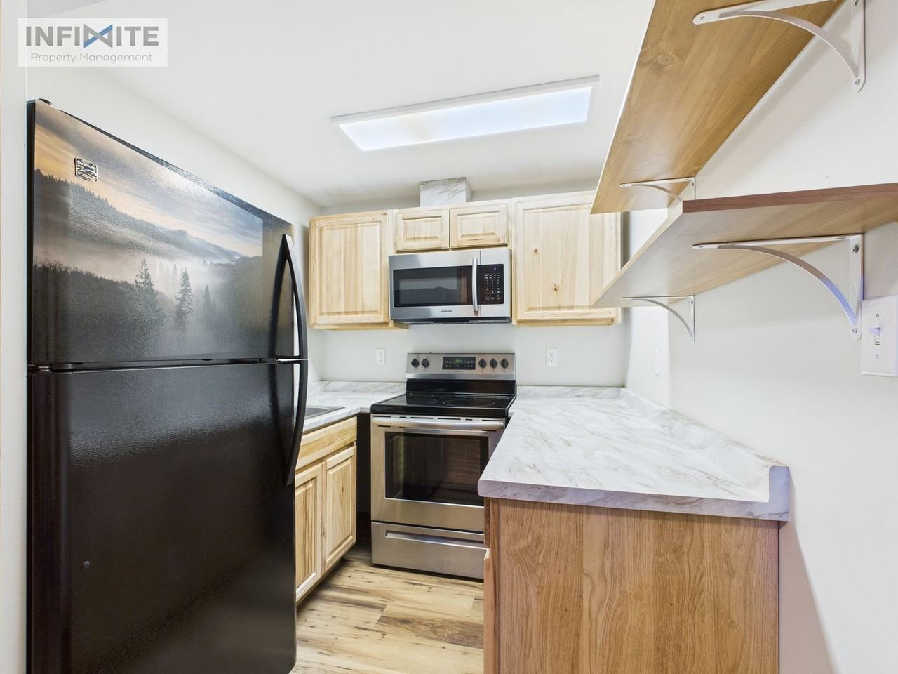 1411 S Grand Ave #B - Photo 4 of 19