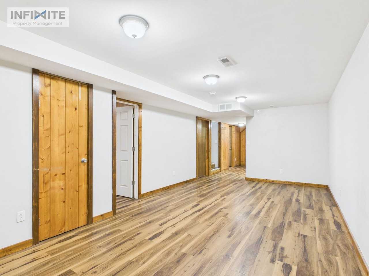 1411 S Grand Ave #B - Photo 5 of 19