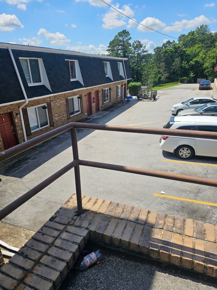 The View at Midtown - Photo 2 of 24