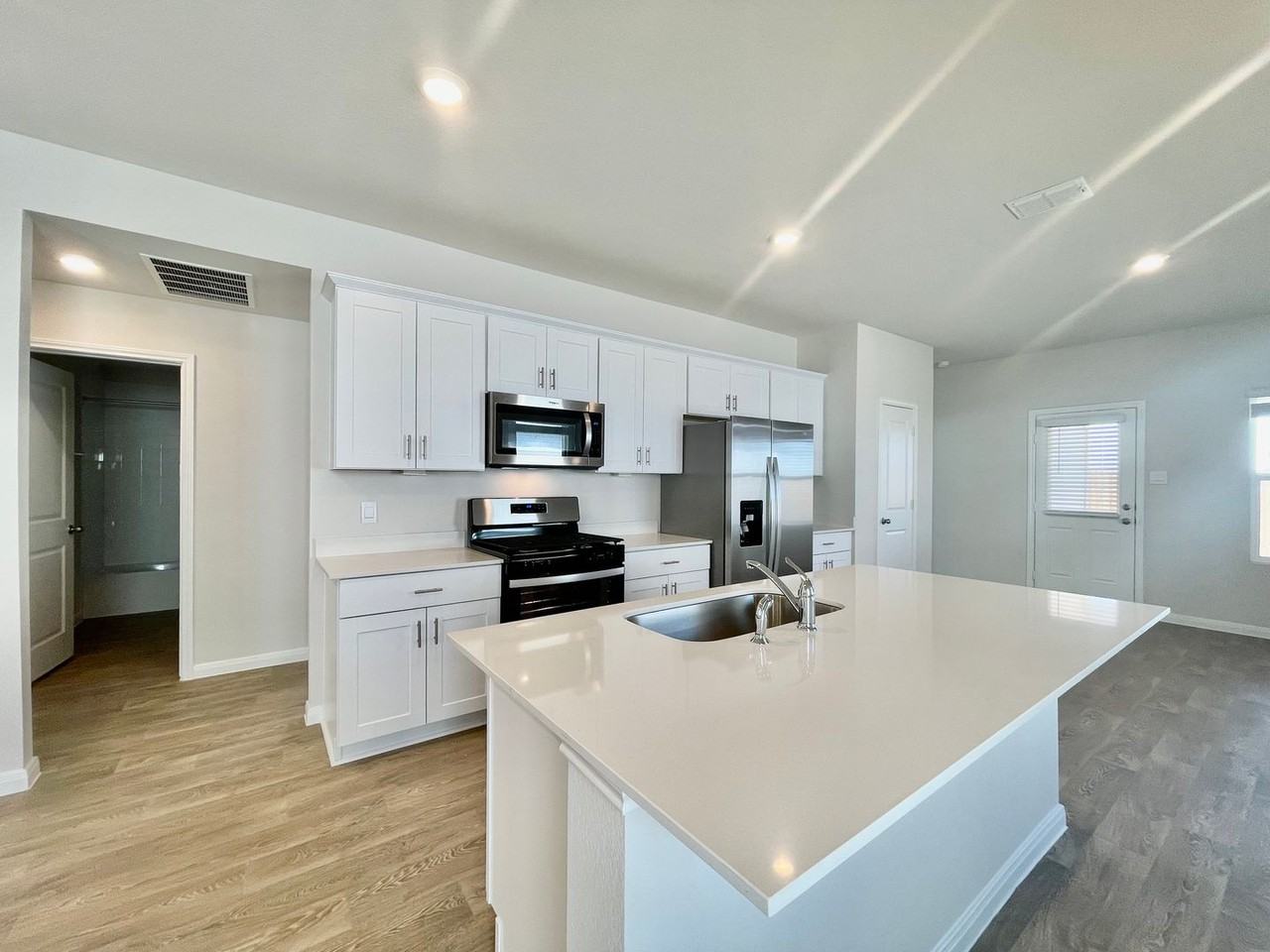 245 245 New Albany Ln - Photo 3 of 18