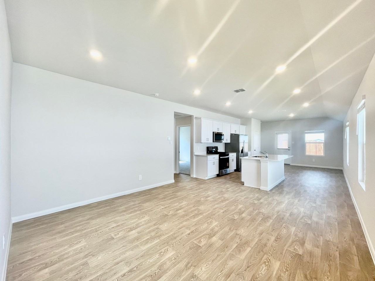 245 245 New Albany Ln - Photo 4 of 18