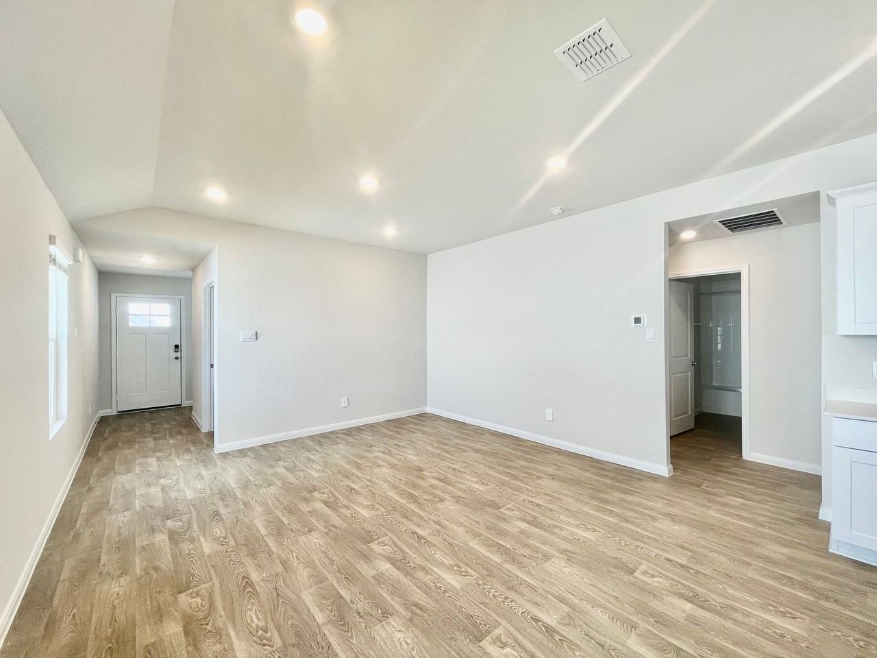 245 245 New Albany Ln - Photo 5 of 18