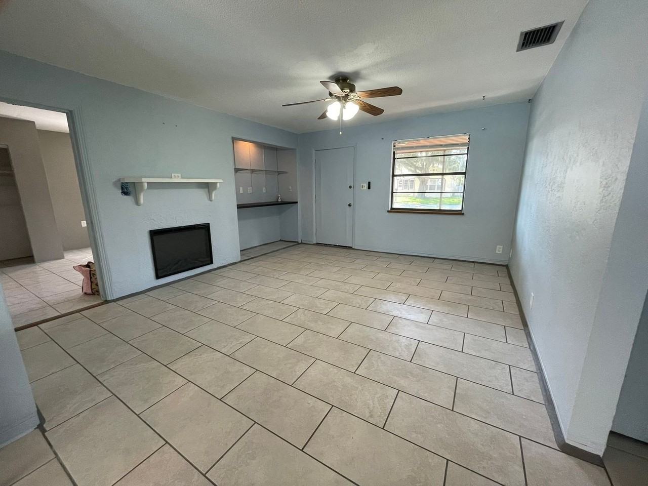 113 West Fox Place - Photo 3 of 45