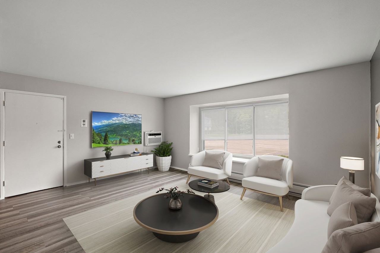 Hines Park Place Apartments - Photo 3 of 17