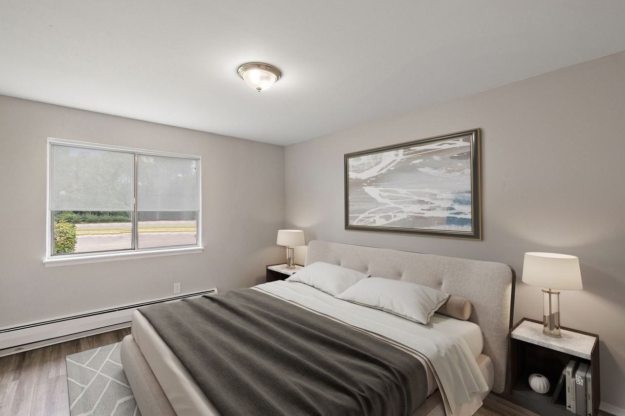 Hines Park Place Apartments - Photo 7 of 17