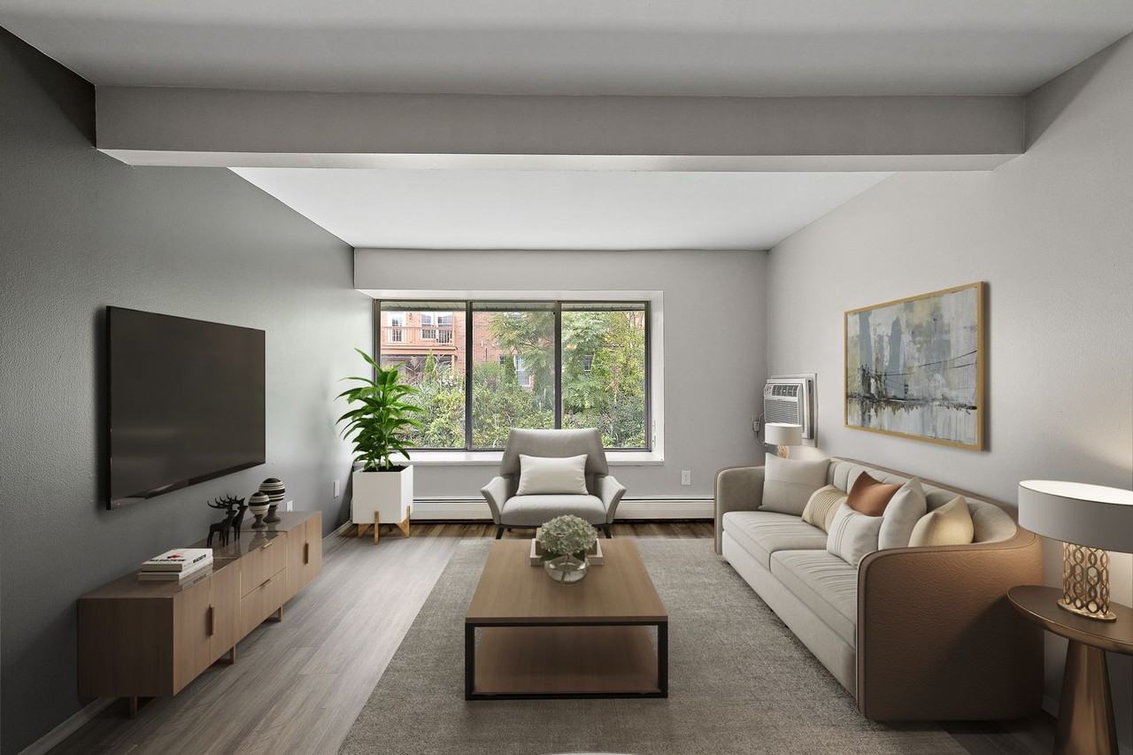 Hines Park Place Apartments - Photo 4 of 14