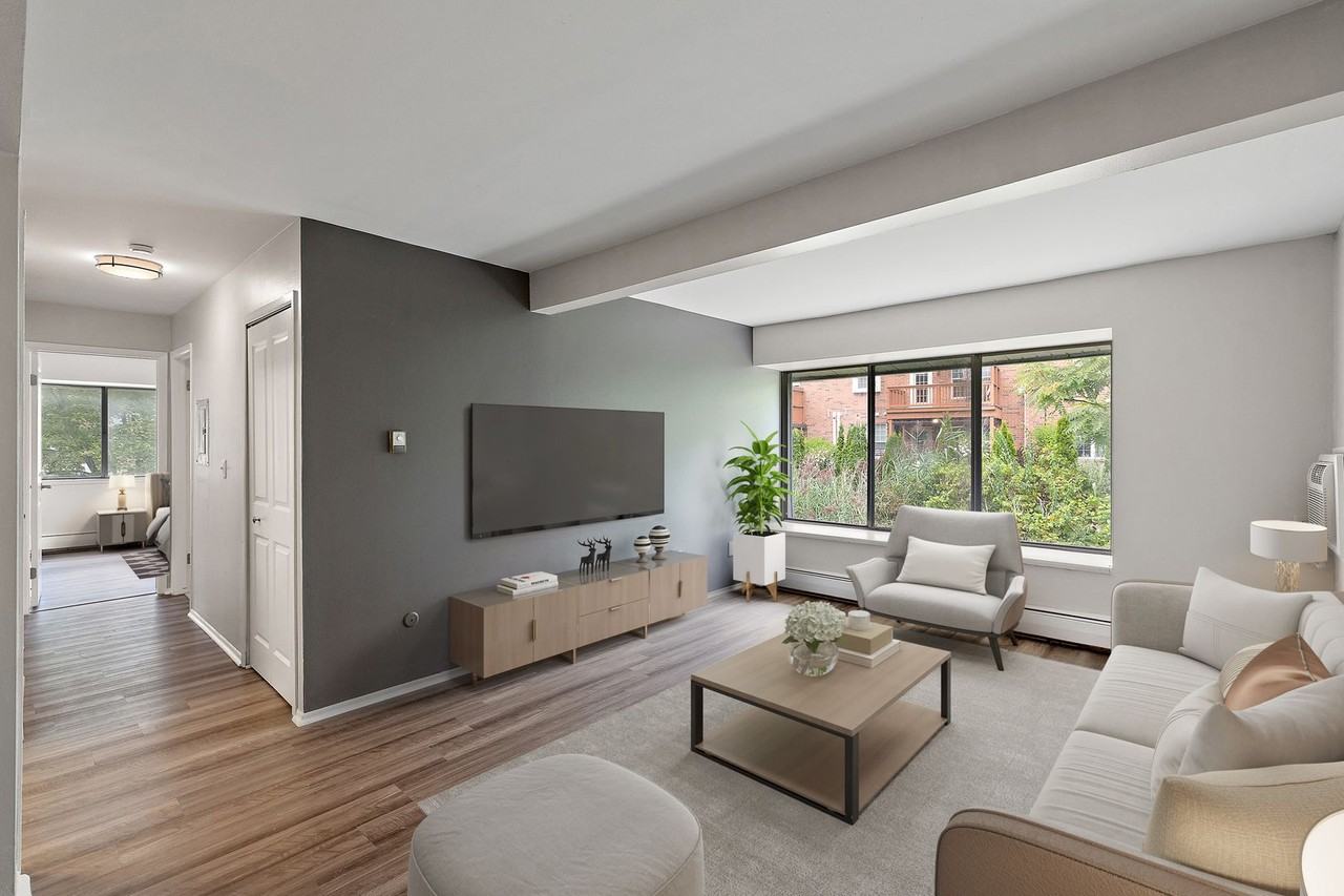 Hines Park Place Apartments - Photo 5 of 14