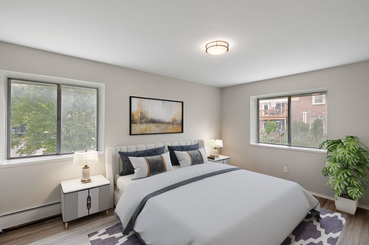 Hines Park Place Apartments - Photo 6 of 14