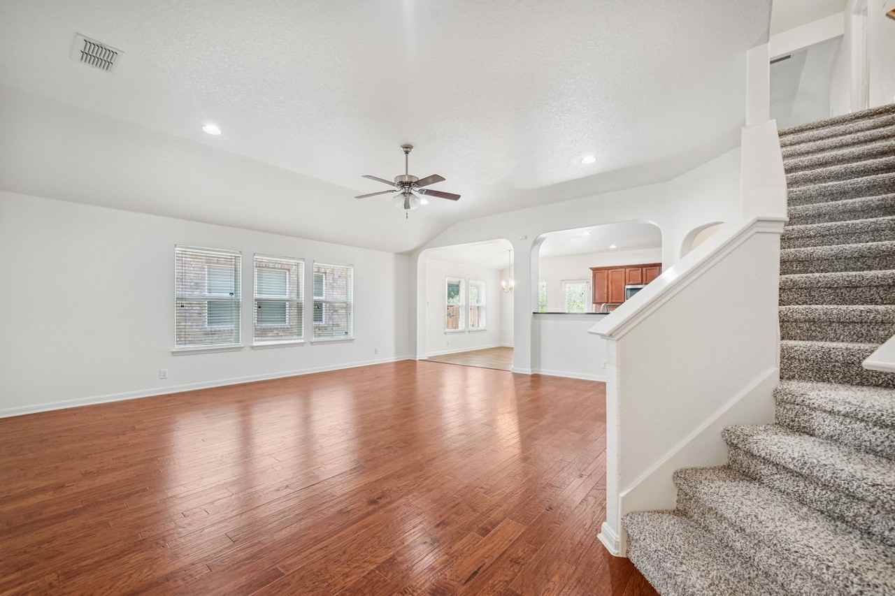 11927 Presidio Path - Photo 3 of 24