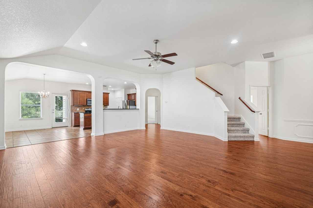 11927 Presidio Path - Photo 4 of 24