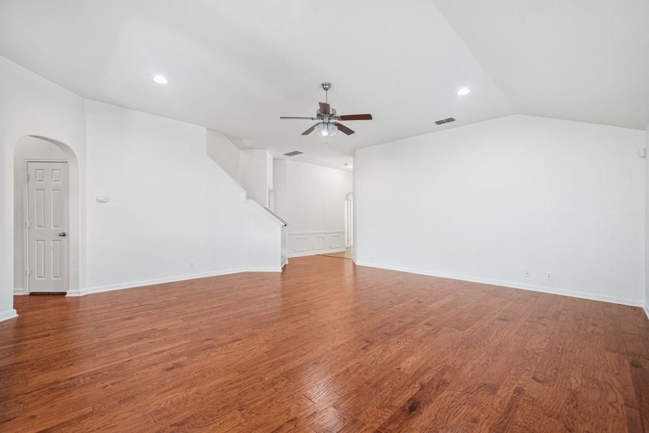 11927 Presidio Path - Photo 5 of 24