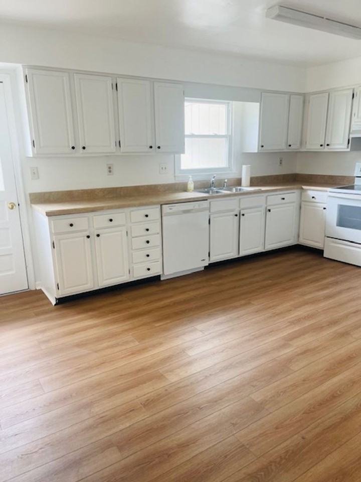 220 80th St - Photo 5 of 19