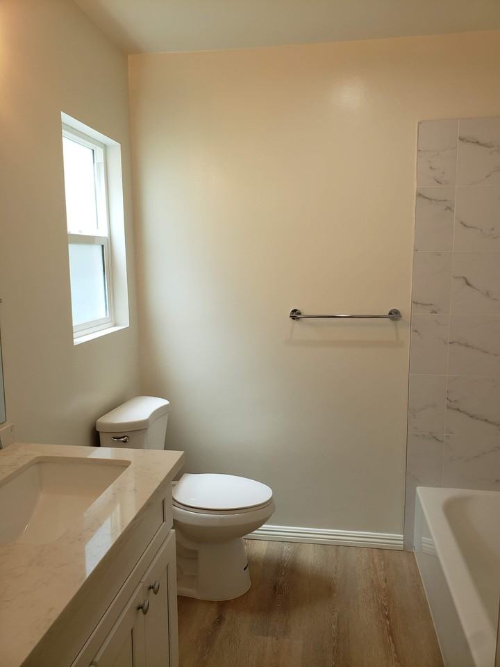 1016 S Mariposa Ave #4 - Photo 5 of 8