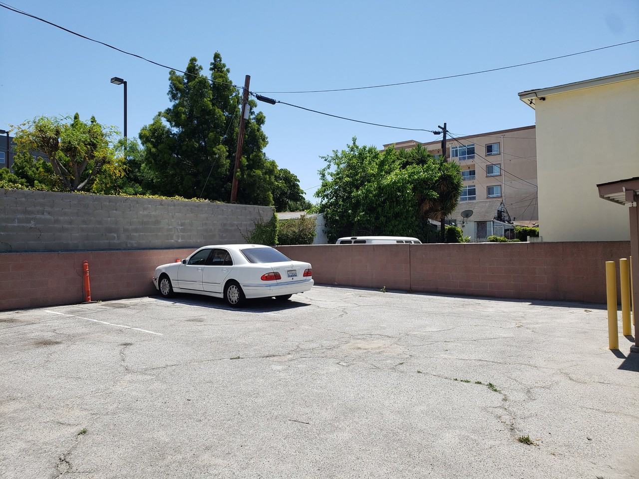 1016 S Mariposa Ave #4 - Photo 7 of 8