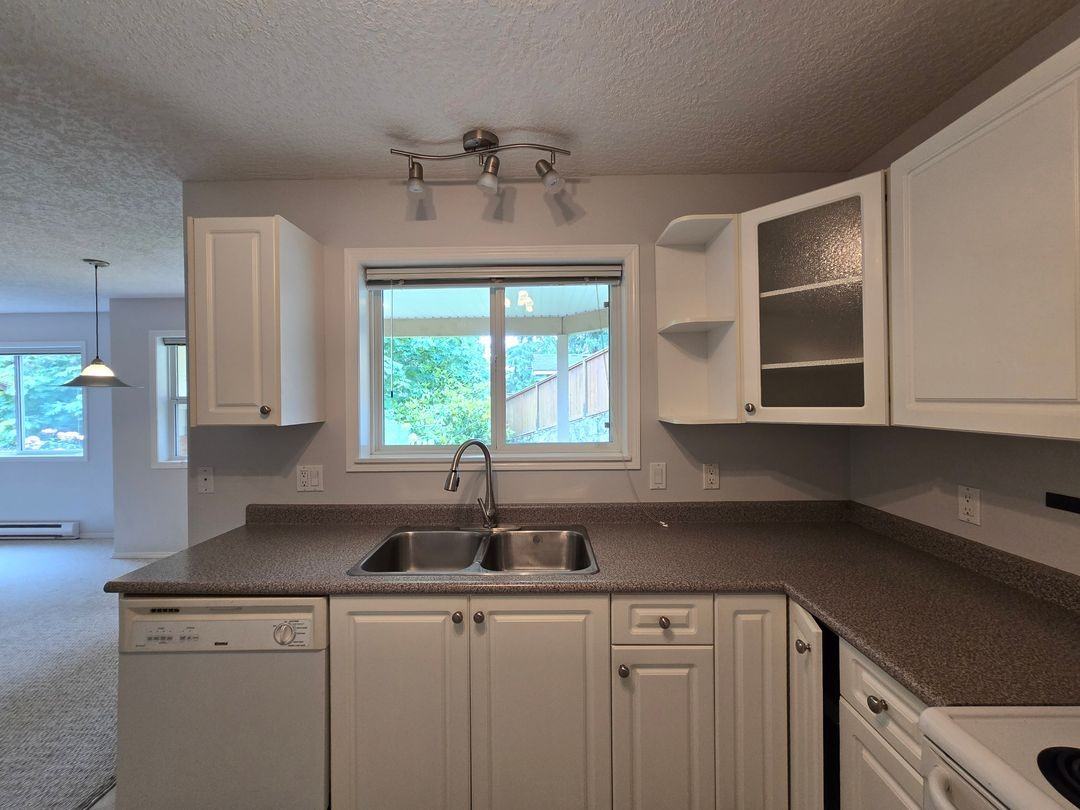 2263 Setchfield Avenue - Photo 2 of 16