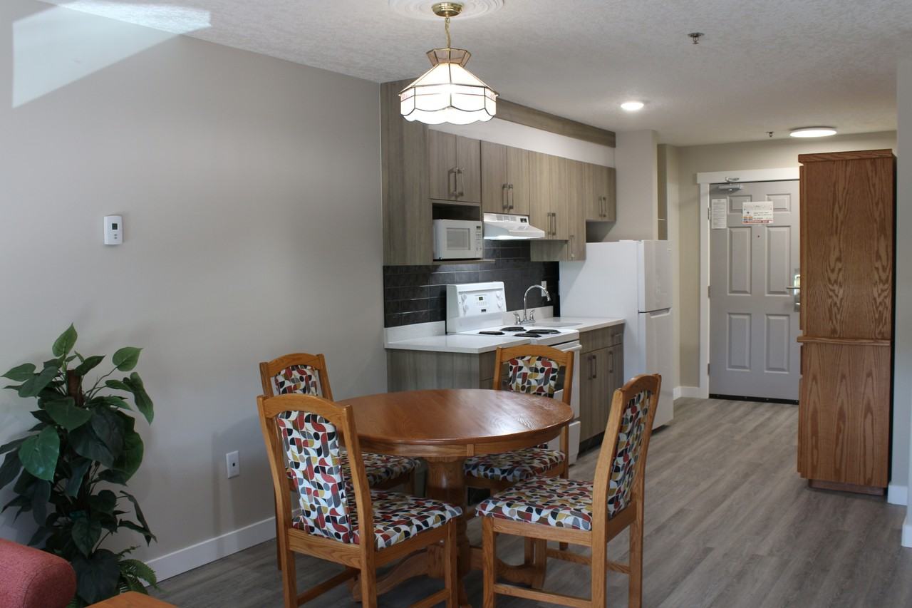 Western Long Stay Leduc 3 - Photo 6 of 21