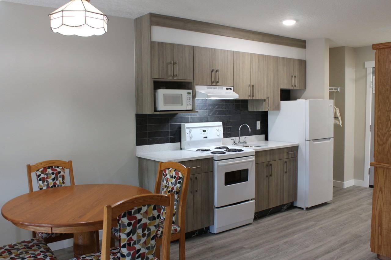 Western Long Stay Leduc 3 - Photo 7 of 21