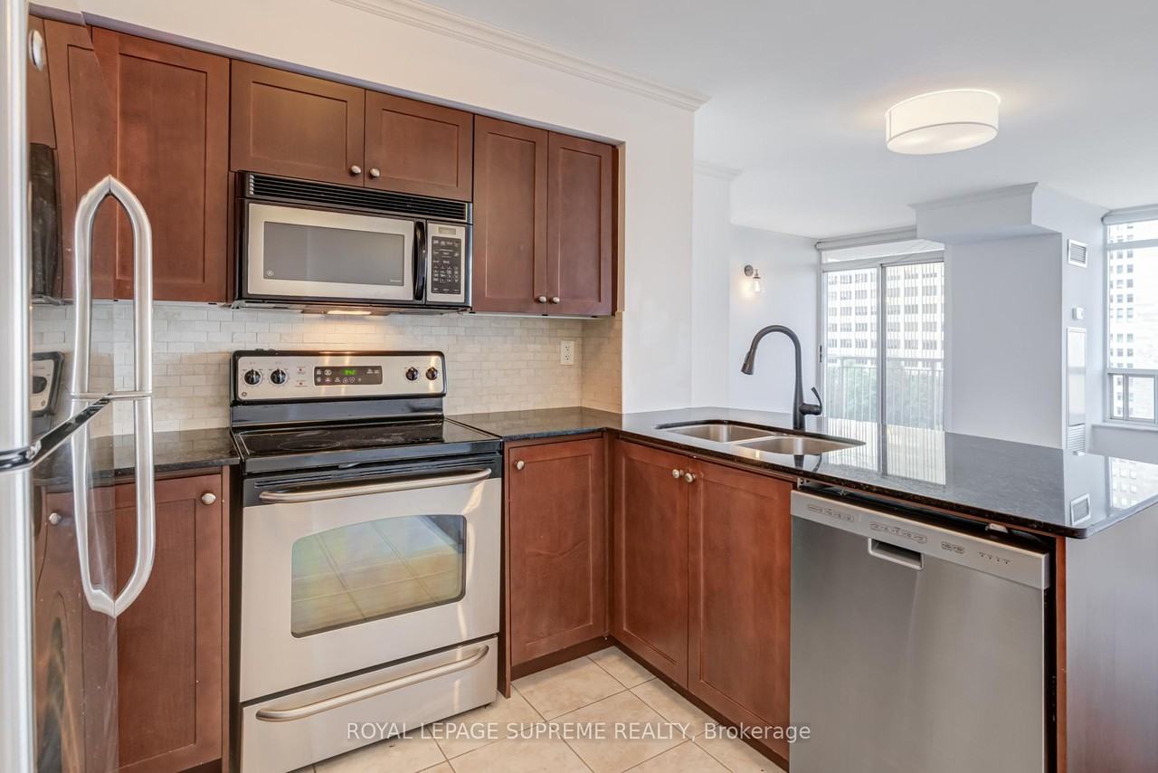 60 Saint Clair Avenue West #1107 - Photo 2 of 10