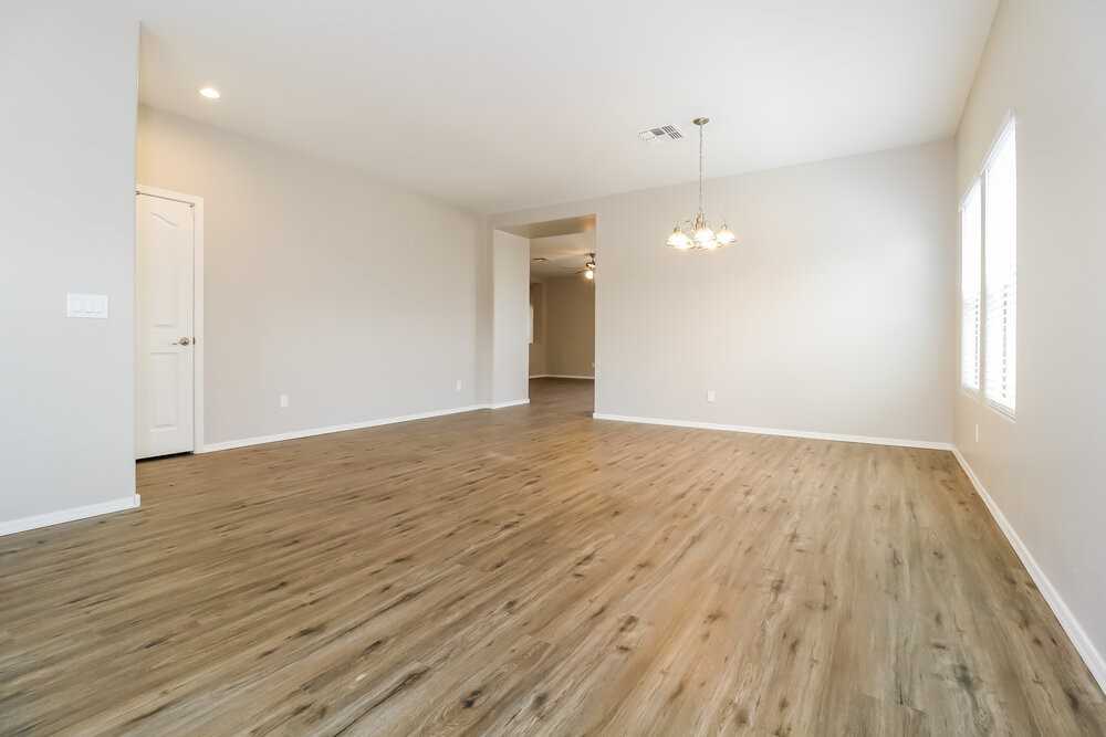 6095 S 255th Dr - Photo 4 of 16