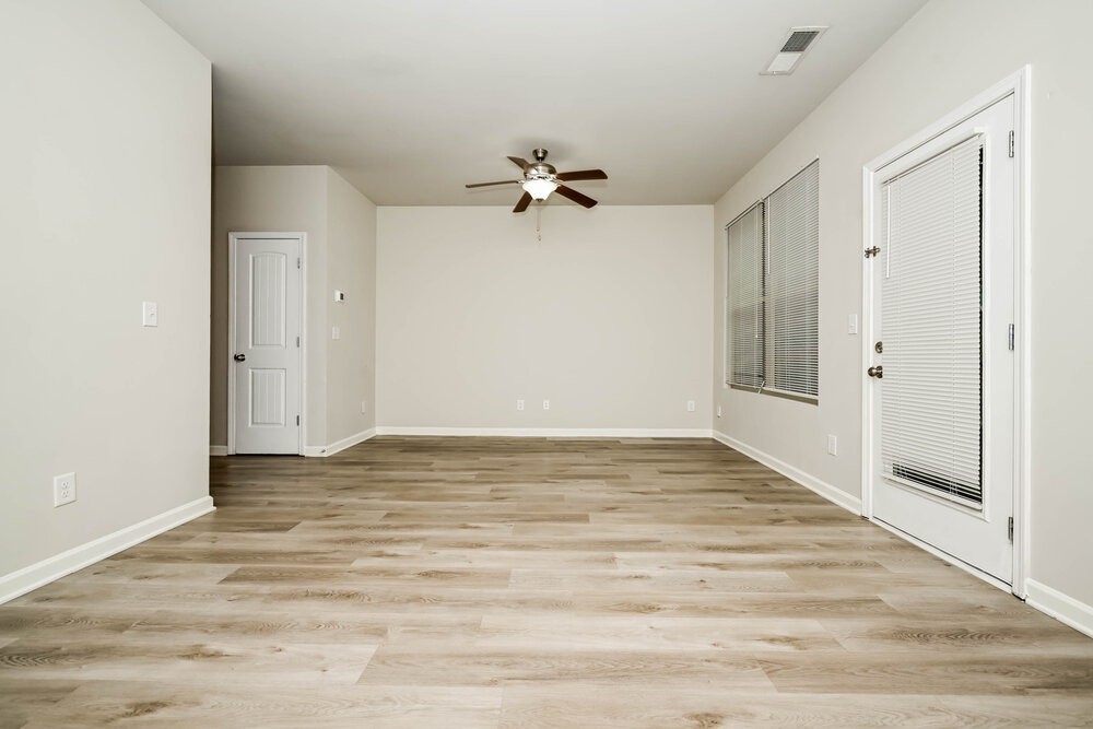 3281 Pennington Dr - Photo 4 of 17