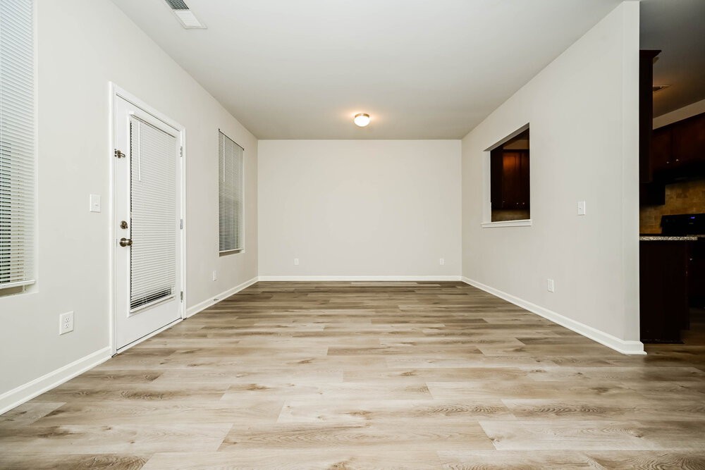 3281 Pennington Dr - Photo 5 of 17