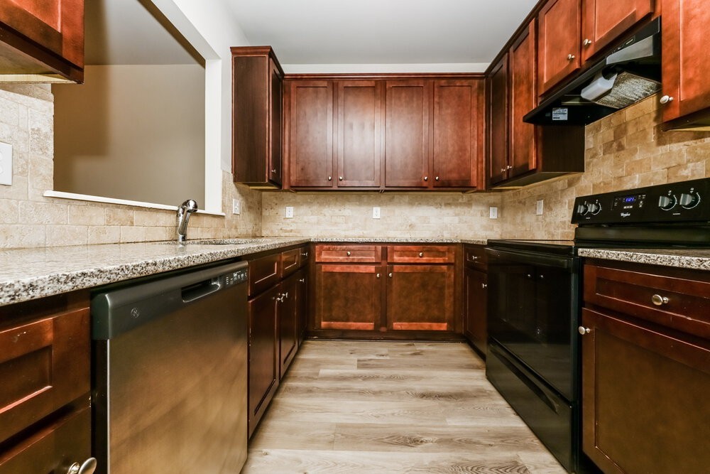 3281 Pennington Dr - Photo 6 of 17