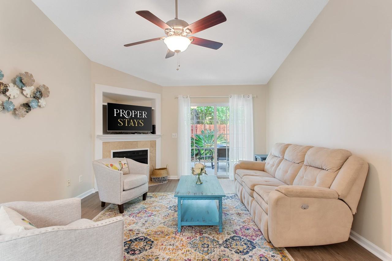 1361 Pinnacle Lane - Photo 5 of 34